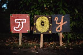 photo-1540542608259-5be832201790